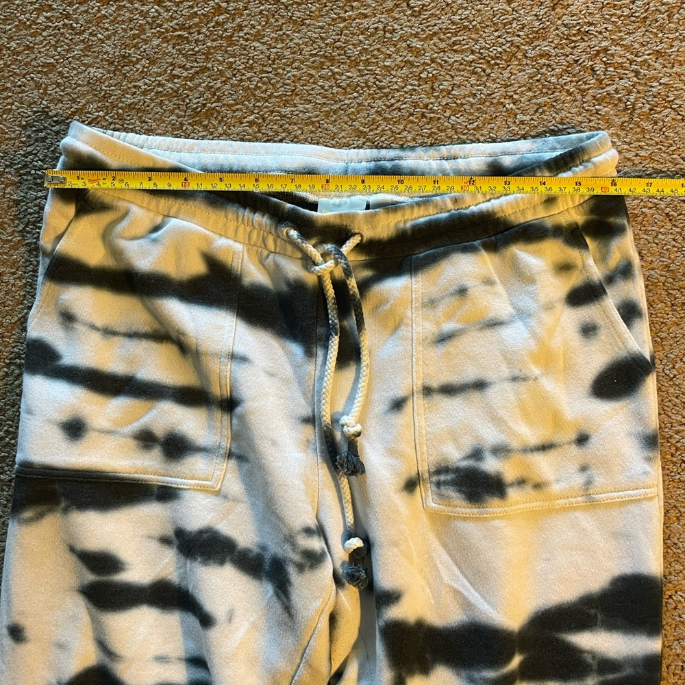 Zella Black & Cream Tie-Dye Jogger Pants - Picture 9 of 10